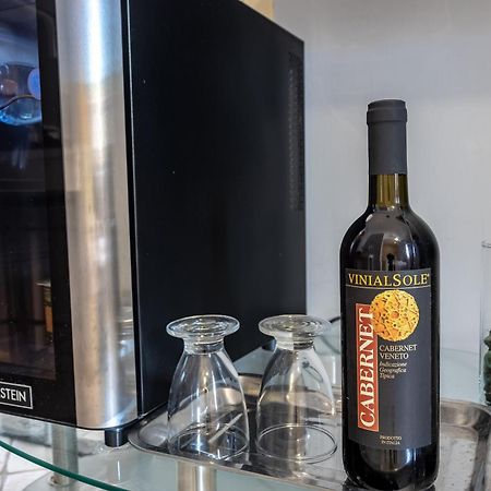 Albachiara Guest House Фиумичино Екстериор снимка